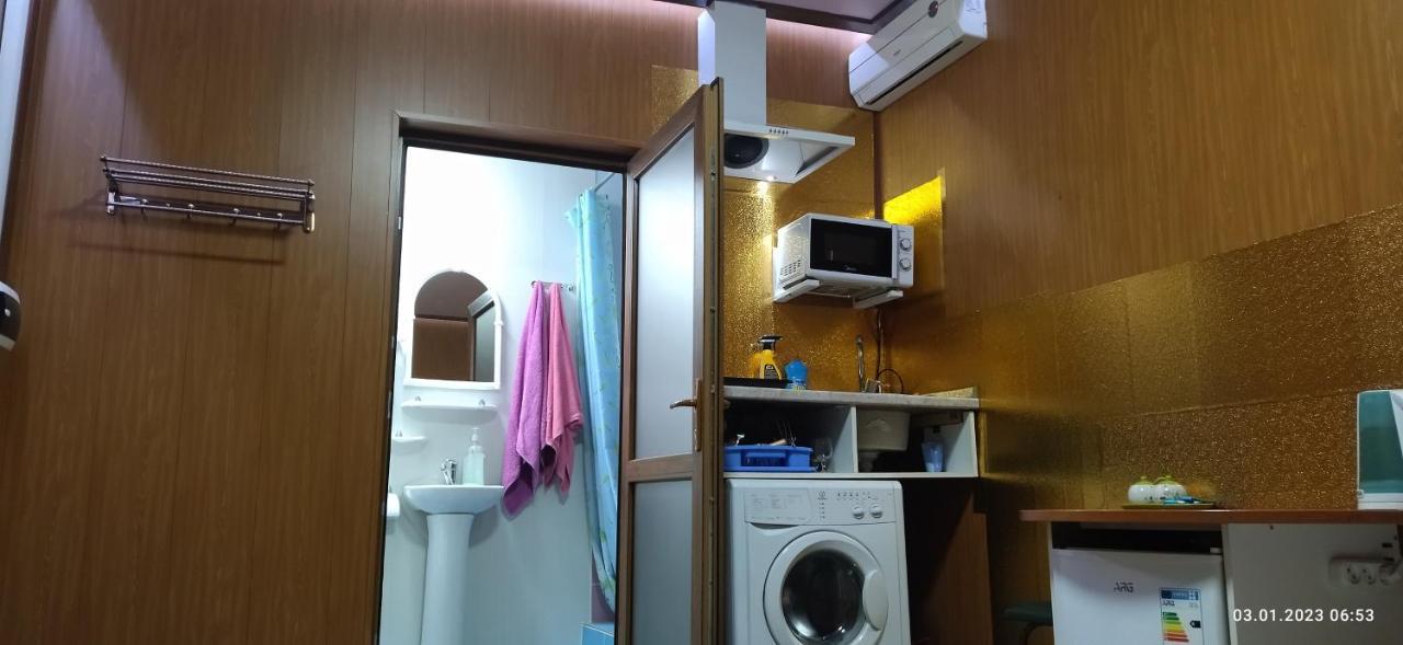 Apartment In A Guest House Almati Kültér fotó
